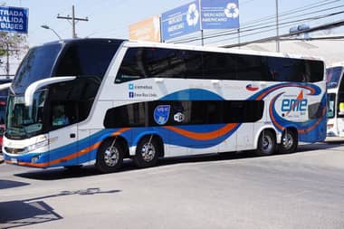 Seremi de Salud busca a pasajeros de bus de Santiago a Concepción en el que viajó contacto estrecho de variante Delta