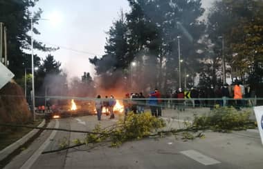 Pescadores artesanales del Maule cortan rutas en protesta por quedar fuera de entrega de Bono Pyme