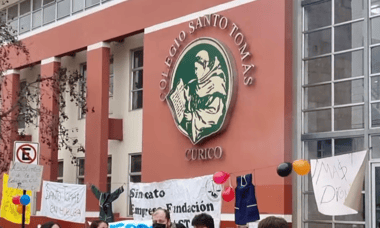 Trabajadores del Colegio Santo Tomás retoman huelga indefinida