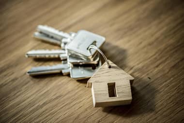 Grupo habitacional “Los 14 de Santa Fe” en Curicó denuncia que constructora no entrega casas ya terminadas