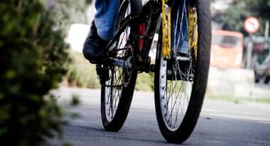 Mujeres denuncian a ciclista acosador que ataca en la Villa Galilea de Curicó