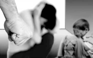 Impactante testimonio de mujer que estuvo a punto de ser ahorcada con un alambre por su pareja