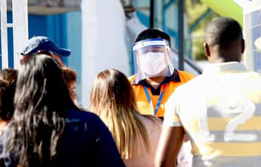 SAR Aguas Negras y Bombero Garrido de Curicó solo recibirán consultas respiratorias por aumento de casos Covid