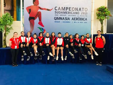 Equipos curicanos de gimnasia aeróbica se lucieron en Ibagué