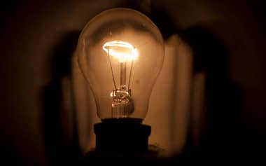 Vecinos de Romeral denuncian serie de microcortes de energía y nula respuesta de CGE