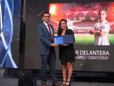 Javiera Grez es elegida como la "mejor delantera" del año