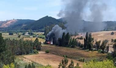 Incendio destruyó vivienda en sector Las Juntas de Vichuquén