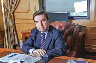 Presidente Boric pidió renuncia del director del SII y designó a Hernán Frigolett