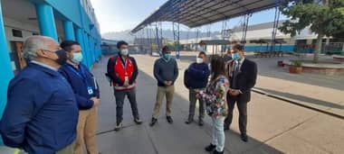 DAEM Curicó suspendió clases por dos días en colegios cercanos a incendio de Av. Freire con calle Carmen