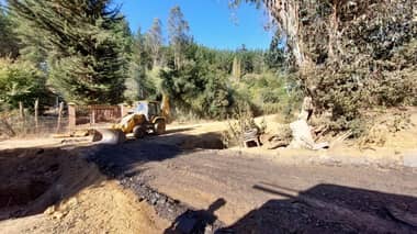 Avanzan trabajos de mejoramiento de camino en sector La Punta de Llico