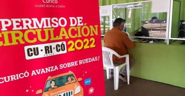 Municipio de Curicó suspende a encargado de módulos de permisos de circulación por denuncias de homofobia
