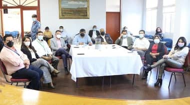 Alcaldes de diez comunas conformaron Asociación de Municipios del Maule Costa