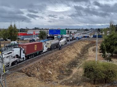Carabineros lograron desbloqueo de la Ruta 5 frente a Curicó tras paro de camioneros