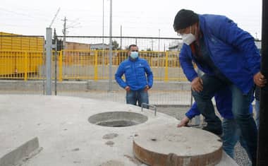 Municipio de Curicó inspeccionó paso bajo nivel de Freire ante sistema frontal