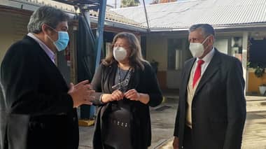 Alcalde de Rauco se reunió con seremi de Educación para plantear mejoras en establecimientos de la comuna