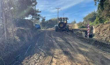 Comenzó pavimentación de subida a Lipimávida en Vichuquén