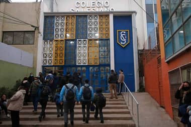 Colegio de Valparaíso instalará pórticos detectores de metales