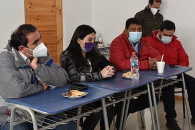 Gobernadora regional y presidenta del CRDP del Maule se reunió con vecinos para gestionar asfalto en La Guardia, Colbún Alto y Los Boldos