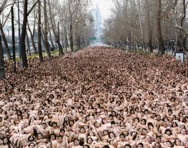 Hace 20 años Spencer Tunick desnudó a Chile
