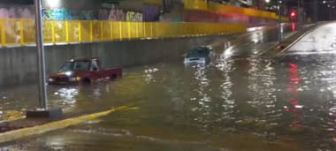 Colapso en alcantarillado provocó inundación en paso nivel de Freire