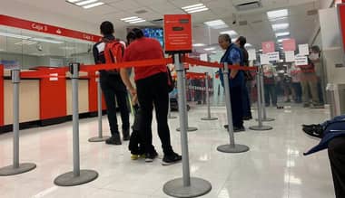 Hurtan millonaria suma a cliente bancario en servicentro Copec