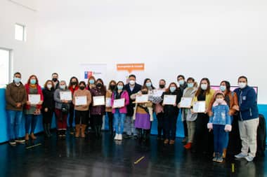 Programa Mujeres Jefas de Hogar de Licantén certificó a usuarias en diversas áreas