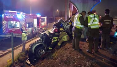 Volcamiento carretero deja dos fallecidos al norte de Curicó