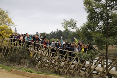 Municipio de Licantén organizó trekking con vecinas y vecinos a la Reserva Nacional Laguna Torca
