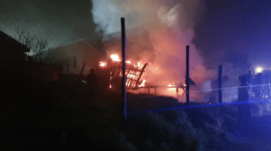 Incendio destruye completamente una vivienda en Hualañé