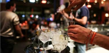 Mujer acusa haber sido abusada a la salida de pub en Curicó