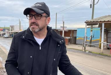 Diputado Francisco Pulgar apunta a Junaeb por presunto incumplimiento de contratos ante paro de manipuladoras de alimentos