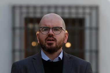 Oficialismo acusa a Controlaría de estar cerca de "traspasar la línea de la arbitrariedad"