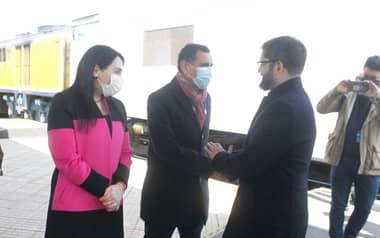 Alcalde Javier Muñoz entregó petitorio al Presidente Boric