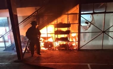 Principio de incendio afectó al Colegio Albert Einstein de Curicó