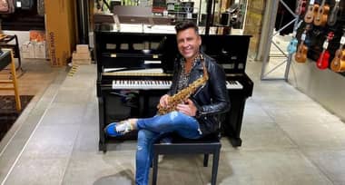 “La música de los festivales en la provincia perfectamente pueden ser con orquestas locales en vivo”