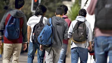 Denuncian asaltos a universitarios en cruce de Los Niches