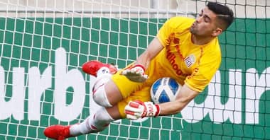 Exámenes a portero de Curicó Unido arrojaron una "luxofractura de pulgar derecho"