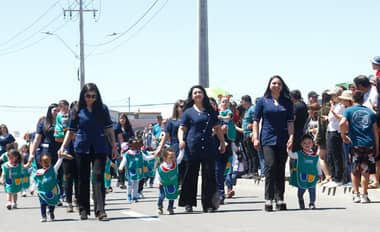 Comunidad de Santa Fe realizó tradicional desfile con alta concurrencia