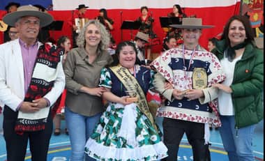 Pareja de Molina ganó campeonato regional de cueca de la discapacidad
