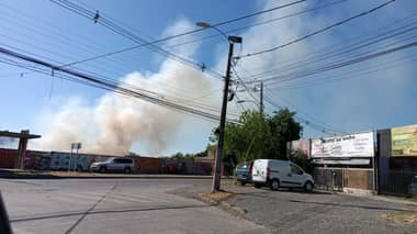 Investigan quema intencional de pastizales en sitios eriazos de Curicó