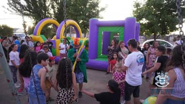 El recorrido navideño de la Fundación Drews que inundó de alegría a Curicó