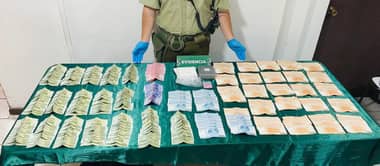 Delincuentes arrojan drogas y dinero a la vía pública cuando eran perseguidos en Curicó