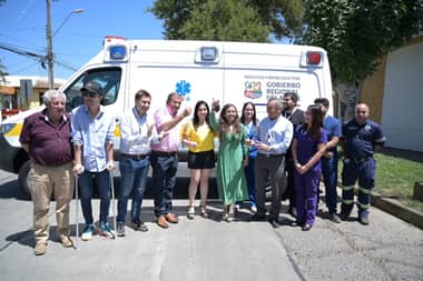 Gobierno regional entrega camión limpiafosas y ambulancia a la comuna de Hualañé