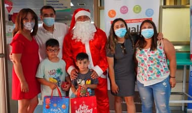 Viejito Pascuero visitó a niños hospitalizados en Curicó