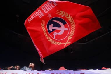 Cadem: Partido Comunista y Democracia Cristiana son las instituciones peor evaluadas de Chile