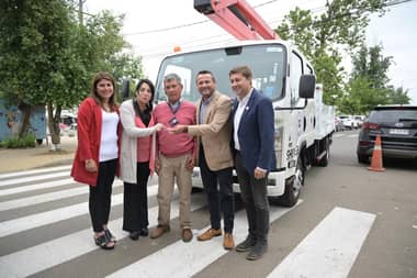 Gobierno Regional financió camión alza hombre y ampliación de la casa del adulto mayor de Río Claro