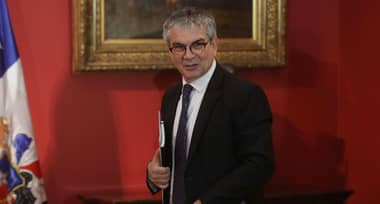 Ministro Marcel logra superávit fiscal en 2022 de la mano de mayor tributación y la minería