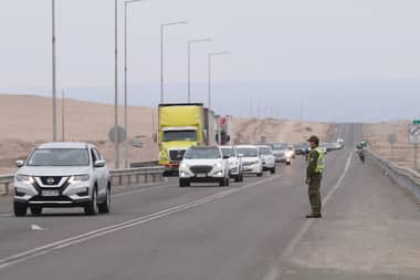 Formalizan a excarabineros que cobraban por dejar pasar vehículos con migrantes indocumentados