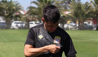 Cristián Zavala ya luce los colores albirrojos
