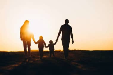 Programa FAE busca familias de acogida para niños, niñas y adolescentes